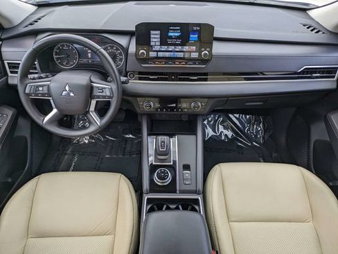 Used 2024 Mitsubishi Outlander SE FWD image 15