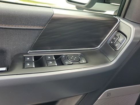 Used 2024 Ford F150 Lightning Lariat image 27