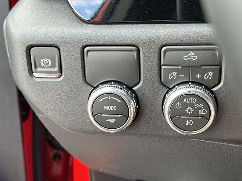 New 2026 GMC Sierra 1500 Elevation w/ LPO, Elevation Black Package image 16