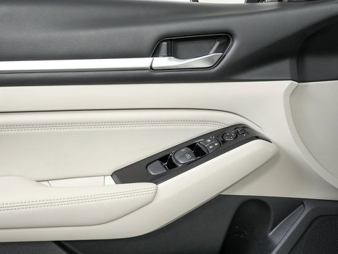 Used 2021 Nissan Altima 2.5 SL image 6