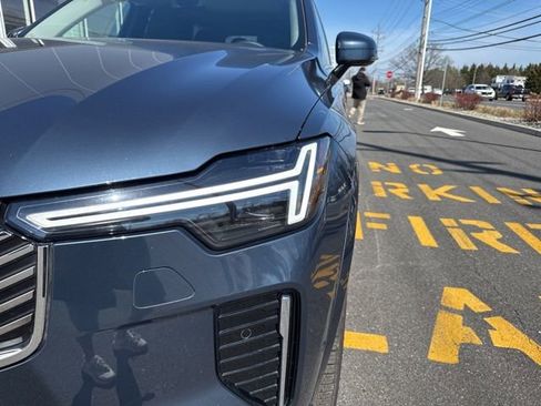 Used 2025 Volvo XC90 B6 Plus image 8