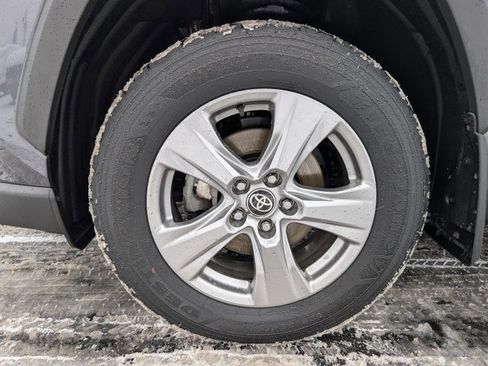 Used 2022 Toyota RAV4 XLE image 28