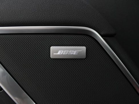 New 2026 GMC Sierra 1500 SLT image 18