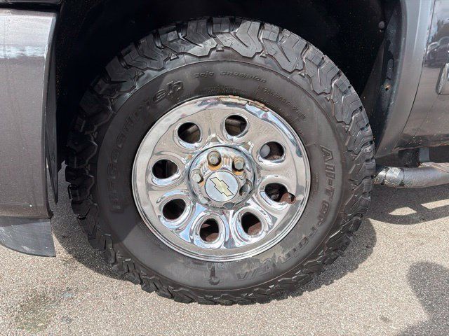 Used 2010 Chevrolet Silverado 1500 LS AWD/4WD image 10