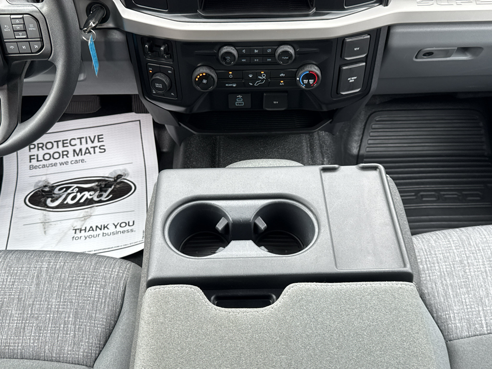 Used 2024 Ford F250 XLT AWD/4WD image 26