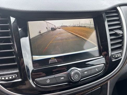 Used 2019 Chevrolet Trax LT w/ LT Convenience Package image 24