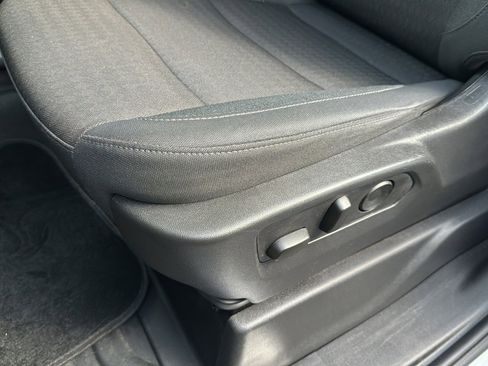 Used 2025 Chevrolet Silverado 2500 LT w/ Convenience Package image 28