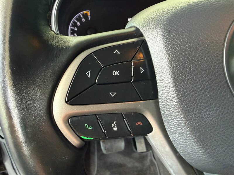 Used 2019 Jeep Grand Cherokee Laredo RWD image 19