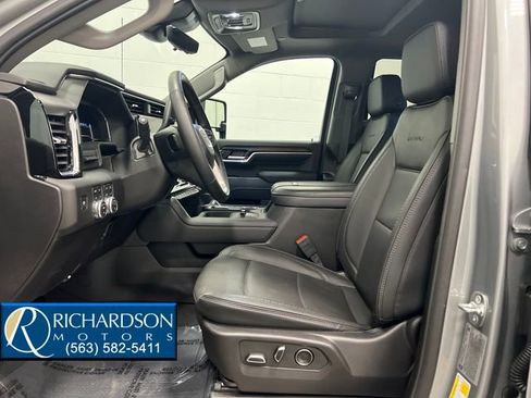 Used 2025 GMC Sierra 2500 Denali w/ Denali Reserve Package image 9