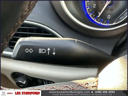 Used 2018 Chrysler Pacifica Touring-L image 27