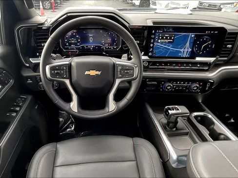 Certified 2025 Chevrolet Silverado 1500 LTZ image 6