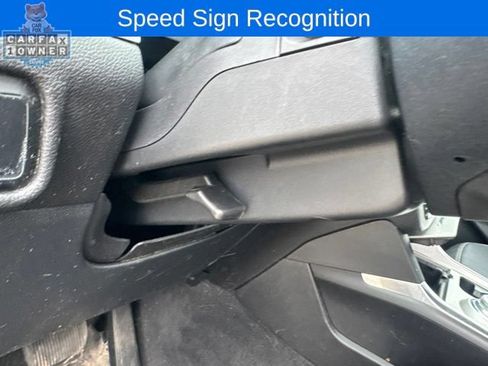 Used 2024 Ford Explorer XLT w/ Equipment Group 202A AWD/4WD image 23