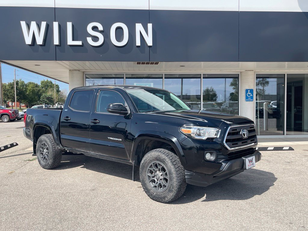 Used 2017 Toyota Tacoma SR5 w/ Tow Package AWD/4WD image 1