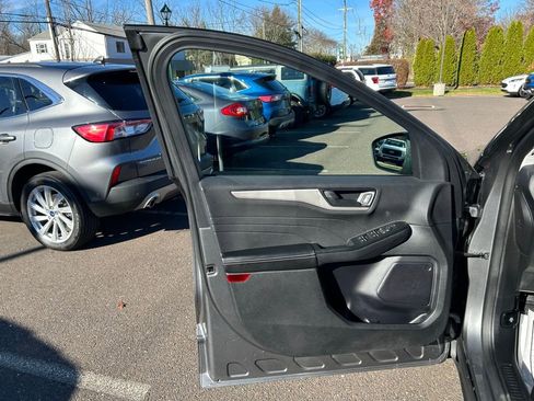 Certified 2022 Ford Escape SE image 13