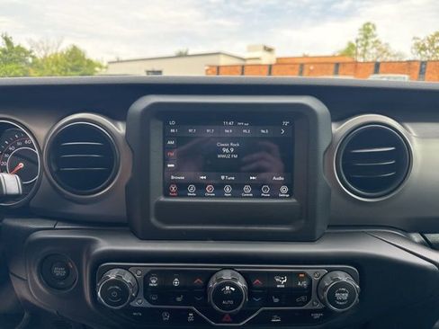Used 2020 Jeep Gladiator Sport w/ Quick Order Package 24S AWD/4WD image 15