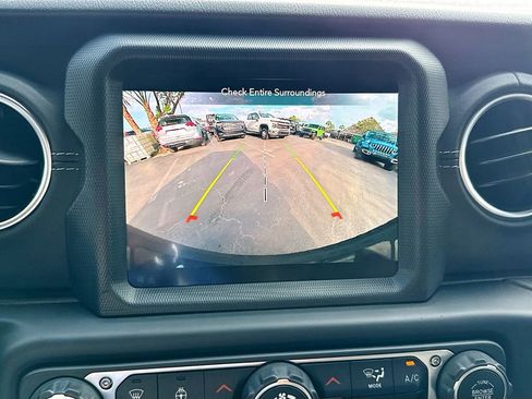 Used 2021 Jeep Wrangler Unlimited Sahara w/ Cold Weather Group AWD/4WD image 15