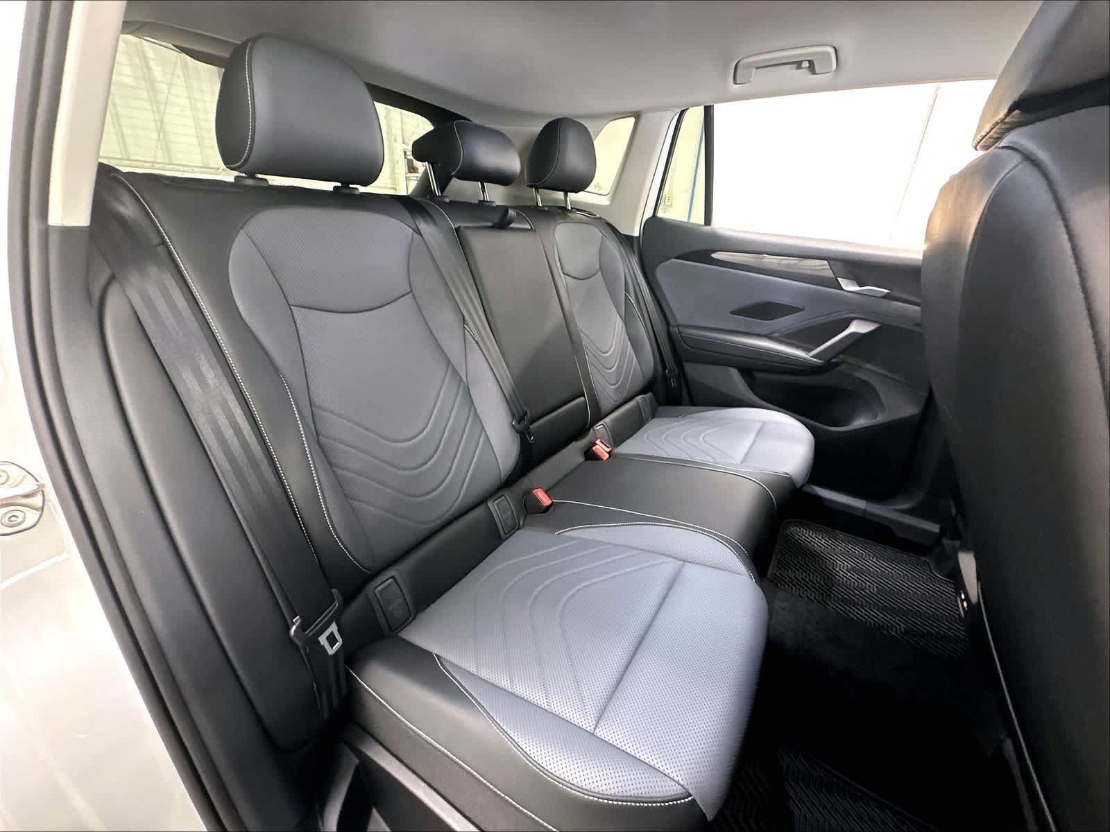 New 2026 Volkswagen Tiguan SE AWD/4WD image 10