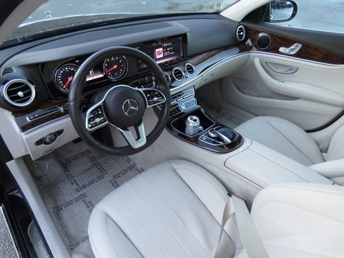 Used 2020 Mercedes-Benz E 350 4MATIC Sedan image 11