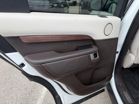Used 2018 Land Rover Discovery HSE Luxury AWD/4WD image 22