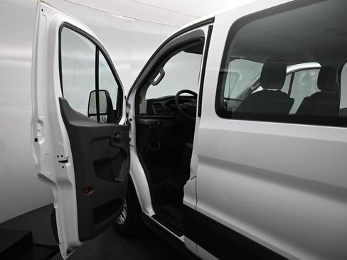 Used 2023 Ford Transit 350 XLT image 8