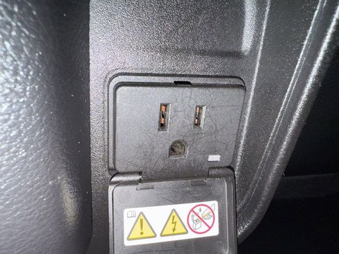 Used 2019 RAM 1500 Laramie image 35