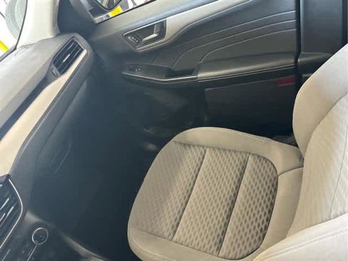 Used 2022 Ford Escape SE w/ Convenience Package image 9