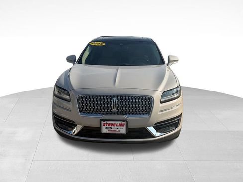 Used 2019 Lincoln Nautilus Select AWD/4WD image 2