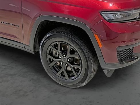 Used 2024 Jeep Grand Cherokee L Altitude AWD/4WD image 15