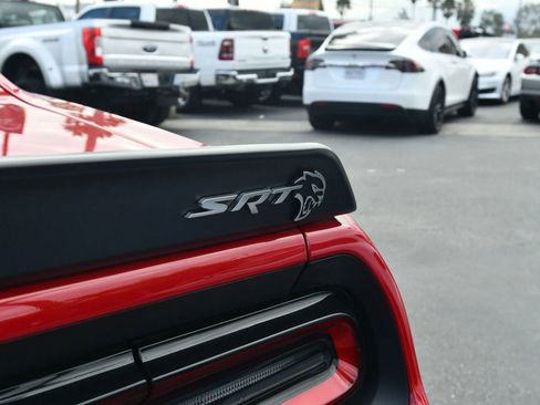 Used 2016 Dodge Challenger SRT Hellcat RWD image 7