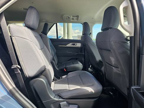 Used 2026 Ford Explorer Active AWD/4WD image 13