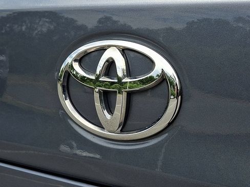 Used 2022 Toyota Corolla Cross LE AWD/4WD image 30