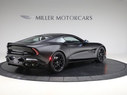 Used 2025 Aston Martin Vanquish image 9