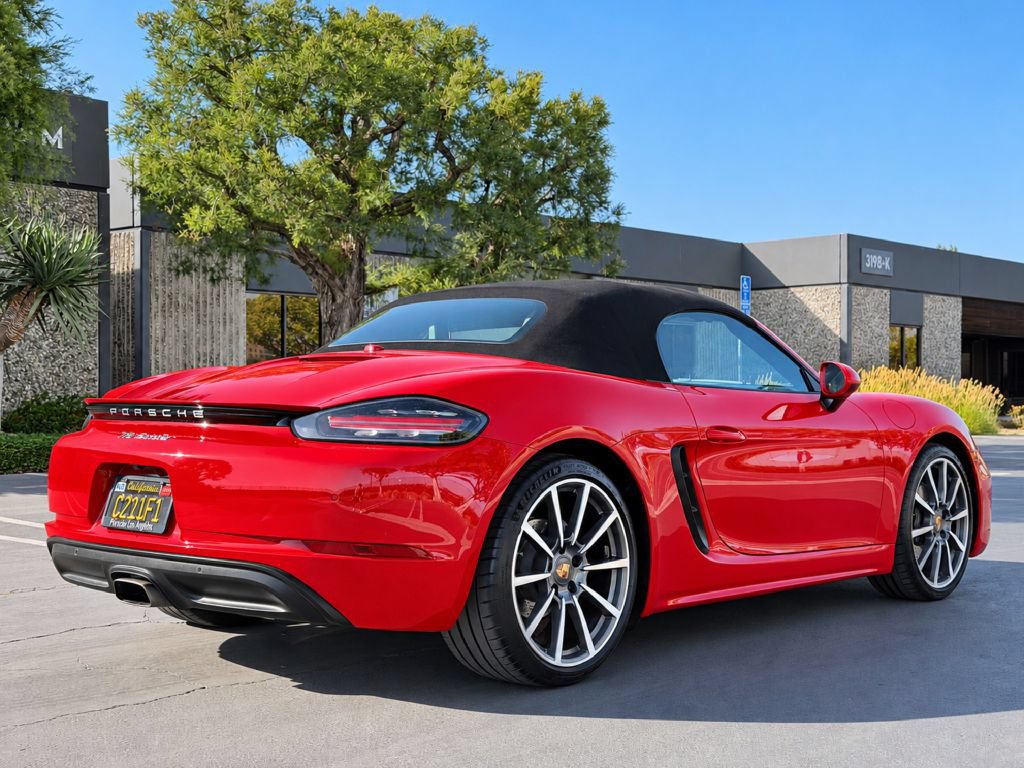 Used 2020 Porsche 718 Boxster RWD image 11