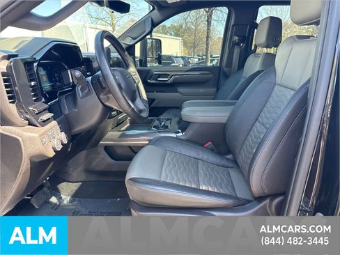 Used 2025 Chevrolet Silverado 2500 ZR2 w/ Technology Package AWD/4WD image 10