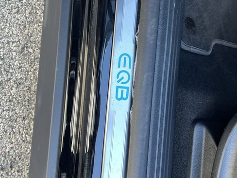 Certified 2024 Mercedes-Benz EQB 300 4MATIC image 10