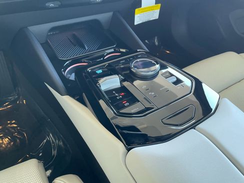New 2026 BMW i5 eDrive40 image 13