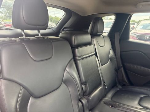 Used 2017 Jeep Cherokee Limited AWD/4WD image 28