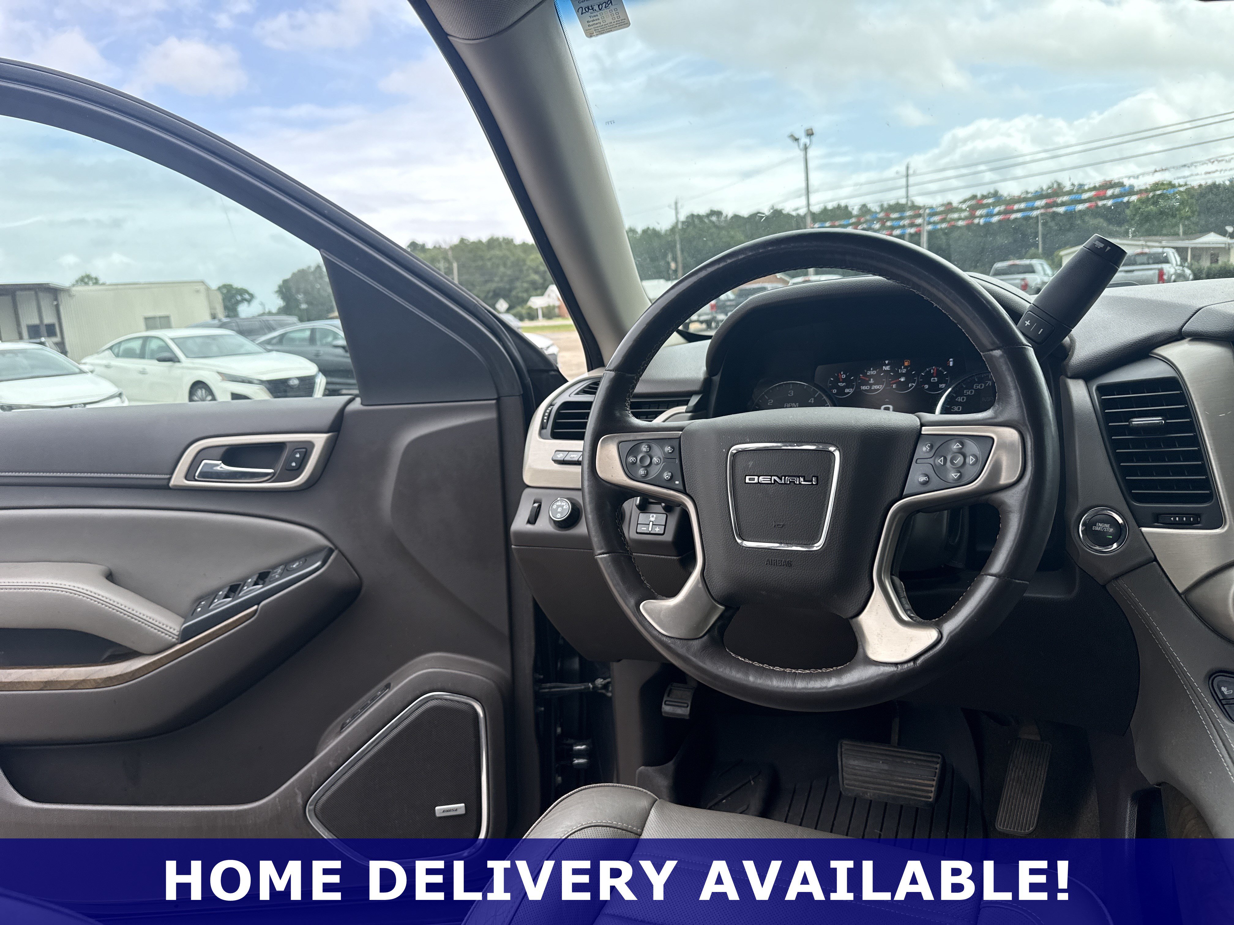 Used 2018 GMC Yukon XL Denali w/ Denali Ultimate Package AWD/4WD image 19