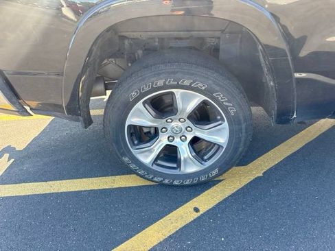 Used 2022 RAM 1500 Laramie AWD/4WD image 10