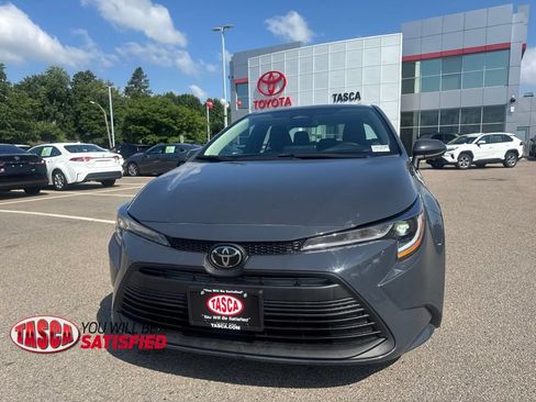 Used 2024 Toyota Corolla LE FWD image 1