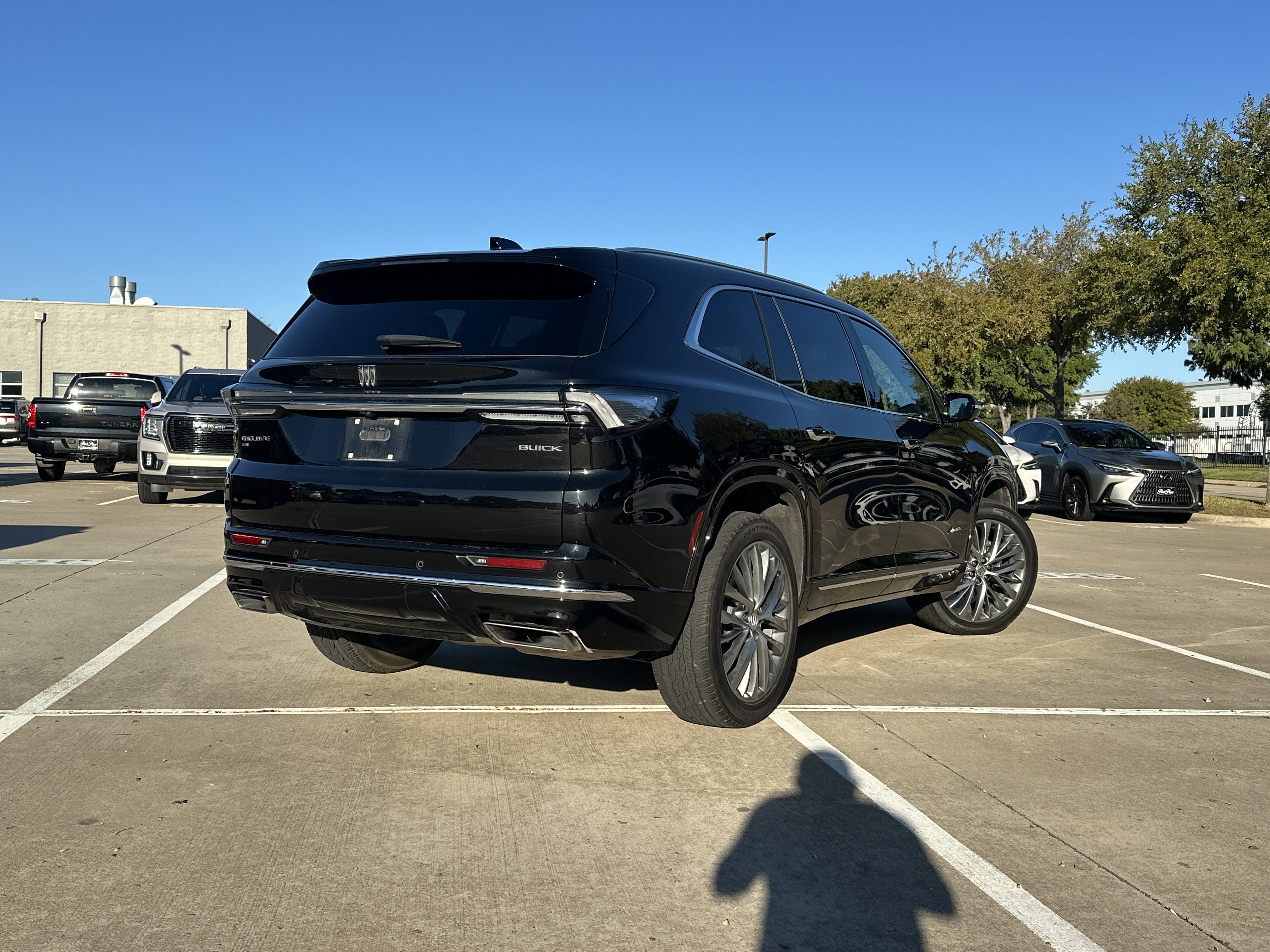 Used 2025 Buick Enclave Avenir w/ Trailering Package, 5000 lbs. AWD/4WD image 2