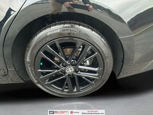 Used 2025 Toyota Camry SE image 18