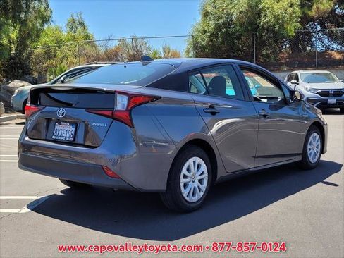 Certified 2022 Toyota Prius LE FWD image 5