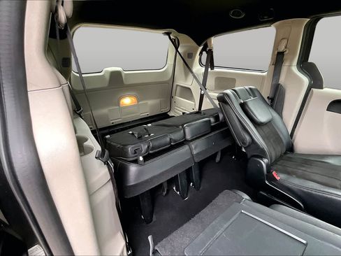 Used 2020 Dodge Grand Caravan SXT FWD image 36