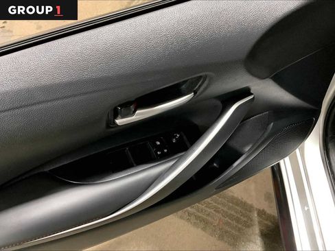 Certified 2025 Toyota Corolla SE image 36