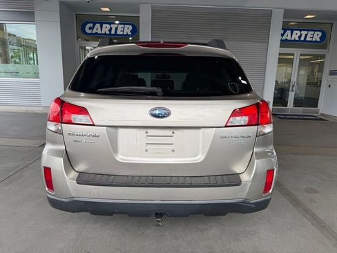 Used 2014 Subaru Outback 2.5i Premium AWD/4WD image 6