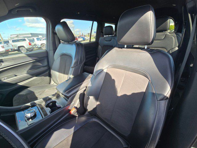 Used 2024 Jeep Grand Cherokee L Altitude AWD/4WD image 26