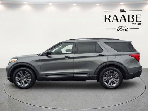 Used 2023 Ford Explorer XLT w/ Equipment Group 202A AWD/4WD image 4