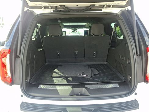Used 2023 GMC Yukon XL Denali AWD/4WD image 32