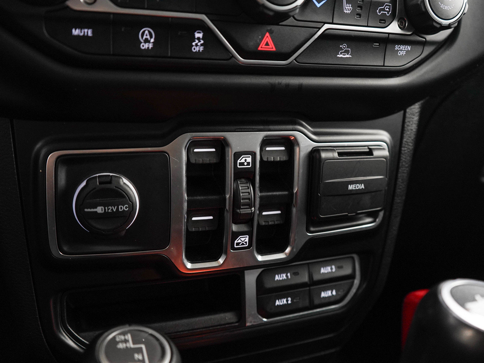 Used 2021 Jeep Wrangler Unlimited Sahara w/ Uconnect 4C Nav & Sound Group AWD/4WD image 22